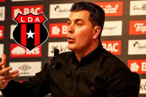 Alajuelense se despide del fichaje internacional que más necesitaba Ismael Rescalvo: "Está caído"