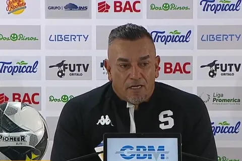 José Giacone habló sobre las críticas a sus futbolistas.
