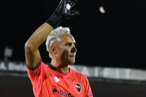 Festejo íntimo: Keylor Navas muestra el lado oculto de su debut en Newell's