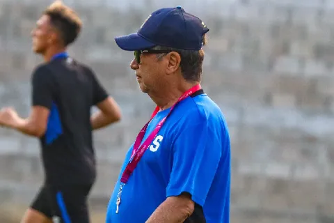 El Bolillo Gómez da noticia que causa ilusión a todos en El Salvador