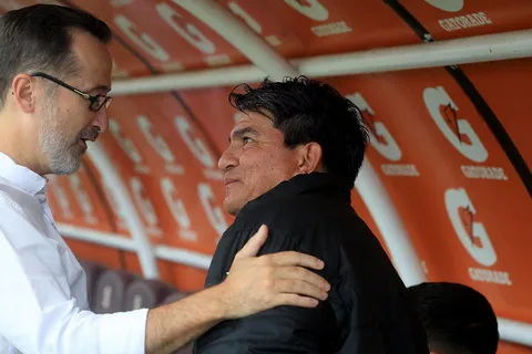 "Nadie aguanta": Juan Carlos Rojas advierte a Saprissa en el peor momento de Vladimir Quesada