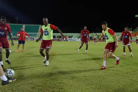 Panamá convoca dos nuevos jugadores