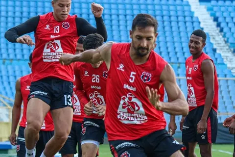 Celso Borges decidió renovar con Alajuelense