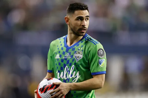 Álex Roldán seguirá en Seattle Sounders: por cuántos años renovó su contrato