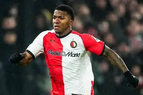 jeyland mitchell-partido en feyenoord