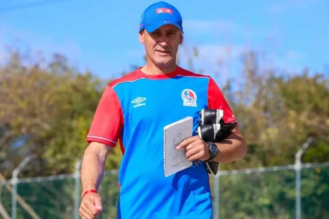 Olimpia: Eduardo Espinel recibe gran noticia previo al Clásico ante Motagua