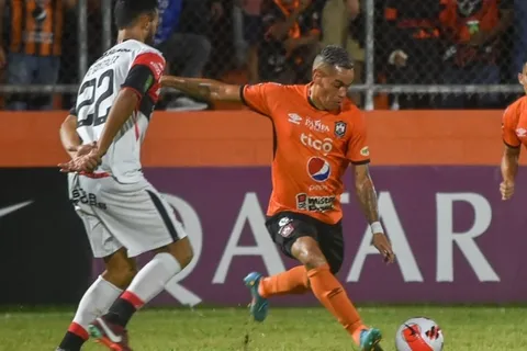 Águila y Alajuelense empataron en El Salvador y dejaron todo para definirse en la vuelta