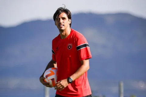 Tiene 17 años, es la joya del CAR y Bryan Ruiz pide que se lo lleven de Alajuelense: “Ojalá lo puedan ver”