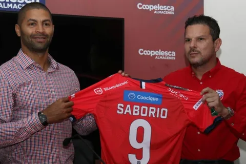 Álvaro Saborío explicó la razón principal por la que vuelve a jugar
