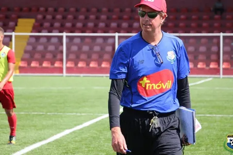 Gary Stempel dirigirá la selección mayor hasta diciembre