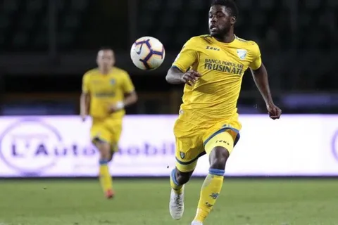 Joel Campbell presenció dura derrota de Frosinone
