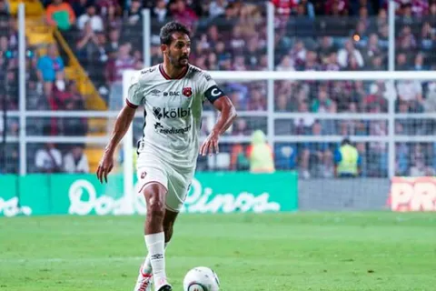 El motivo por el que Celso Borges no salió a retirar la medalla de subcampeón con Alajuelense