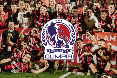 Alajuelense festeja la obtención de la Copa Centroamericana 2024.