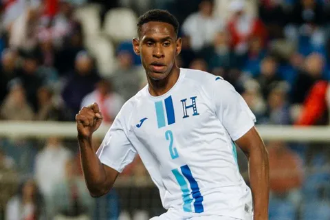 Giancarlos Sacaza, defensa de Honduras.