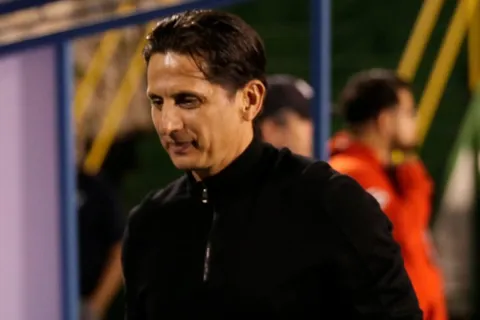 Ronald González comenzó a sacar jugadores de Comunicaciones