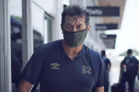 Selección de El Salvador recibe un revés por parte de la Liga