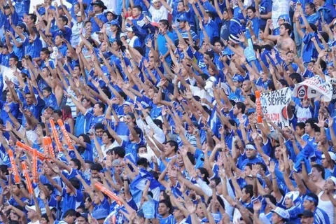 Oficial: el fútbol de El Salvador volverá con público en los estadios