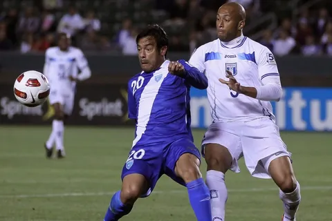 Honduras supera en enfrentamientos directos a Guatemala