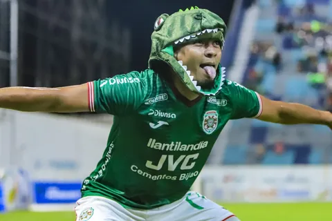 "Es un monstruo": El golazo de Alexy Vega en el empate entre Marathón y Motagua