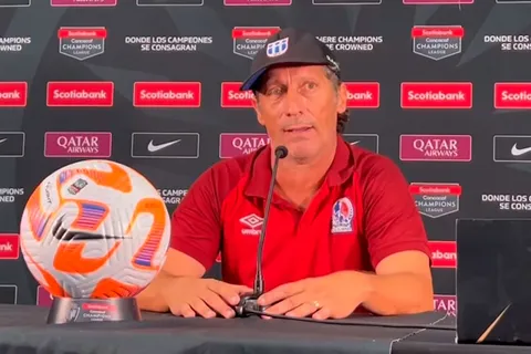 Las declaraciones de Pedro Troglio tras la goleada del Olimpia contra Atlas