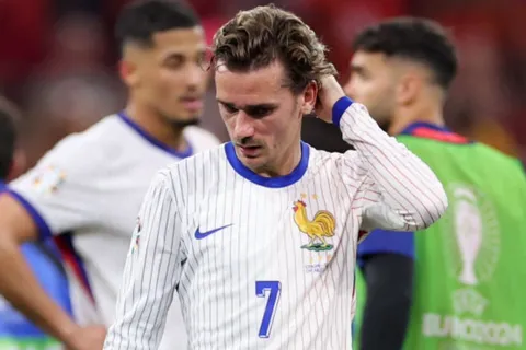 ¿Por qué no juega Antoine Griezmann en Francia vs. Suecia por los 16avos del Mundial 2026?