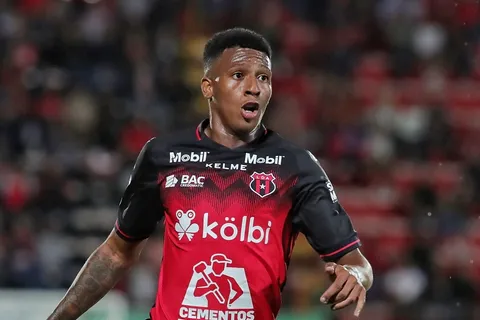 Josimar Alcócer deja Alajuelense y jugará en Europa