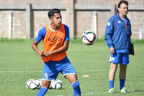 Denis Pineda se centra en Montserrat y "luego pensaremos en Brasil"