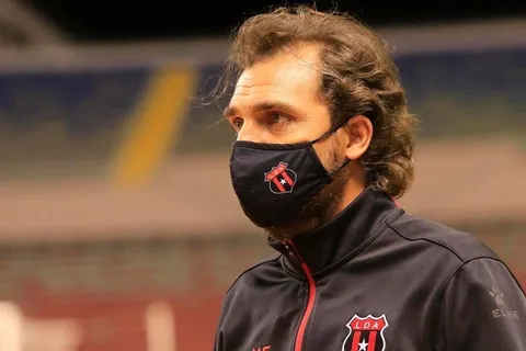 Mazatlán no esperó a Carevic