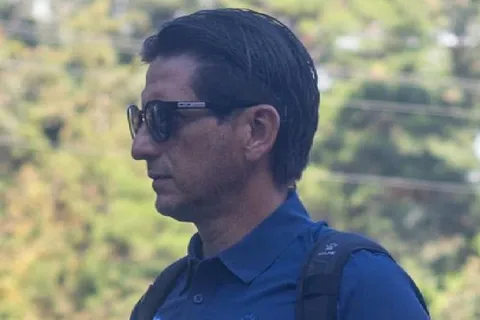 Ronald González no tiene paz: la mala noticia que complica a Comunicaciones para su siguiente juego