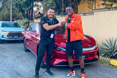 "No es normal": así maneja Joel Campbell su fortuna y su exitoso lado empresarial