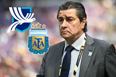 Guatemala no lo tendrá: Luis Fernando Tena atraviesa un delicado momento que complica el partido contra Argentina