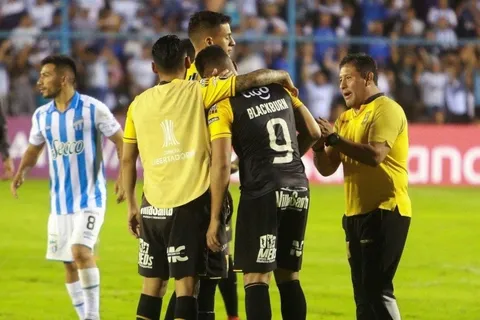 Arrepentido: Rolando Blackburn pide disculpas con doloroso mensaje
