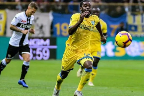 Campbell suma con Frosinone y acecha al Bologna de Pipo