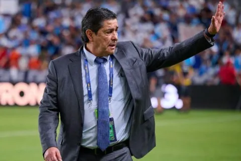Las facilidades que la Fedefut le dará a Luis Fernando Tena con la Selección de Guatemala