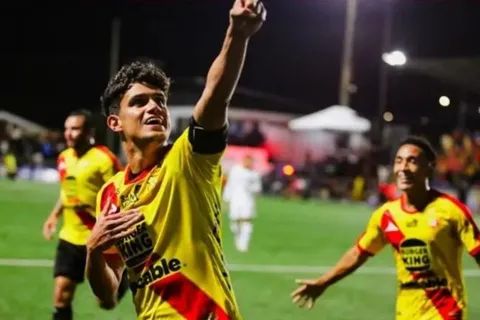 Yeltsin Tejeda defiende la convocatoria de jugadores de Herediano
