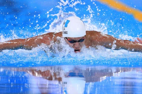 Nadador guatemalteco supera marca de Phelps