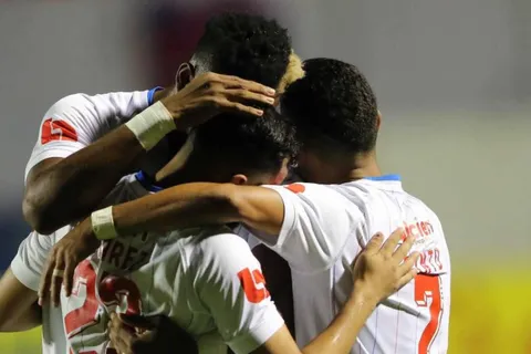 Figura de Olimpia que destacó en Copa Oro aún no renueva y recibe ofertas para salir del club