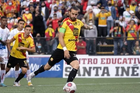Goleador herediano requiere cirugía en su brazo tras pelea al cierre de juego amistoso