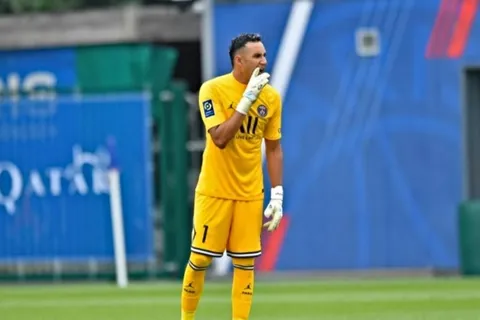 Keylor Navas se lució con PSG tras una atajada espectacular para evitar un gol de chilena [VIDEO]