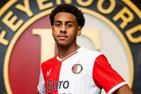 Joven figura de Europa podría jugar para El Salvador