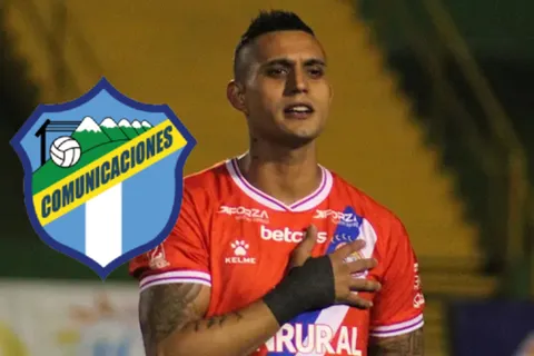 Jorge Aparicio con la camisola de Xelajú.