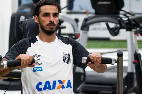 Bryan Ruiz tendría los días contados en Santos y con destino incluido