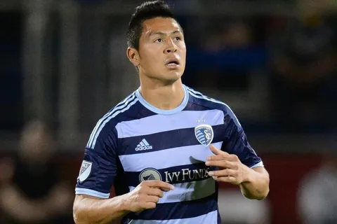 Roger Espinoza avanzó con Kansas City a la final de conferencia