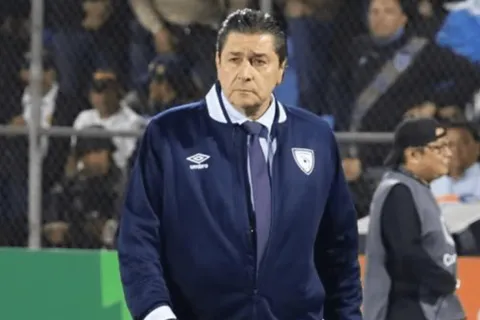 Luis Fernando Tena no se olvida de uno de los referentes de la Selección de Guatemala