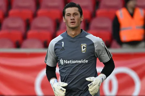 Nicholas Hagen recibe un fuerte golpe en Columbus Crew