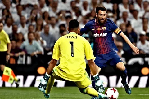 Lionel Messi se aleja de Keylor Navas y el PSG, según la prensa francesa