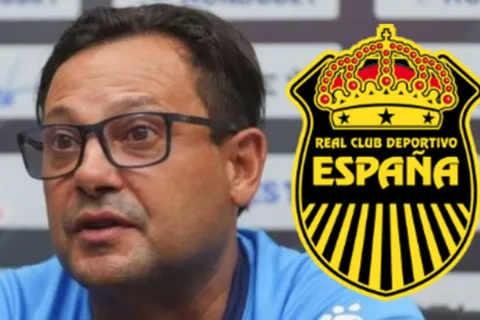 "Si hay que pegar cachetadas, lo haremos": Jeaustin Campos se cansa de lo que sucede en Real España y expone a los culpables