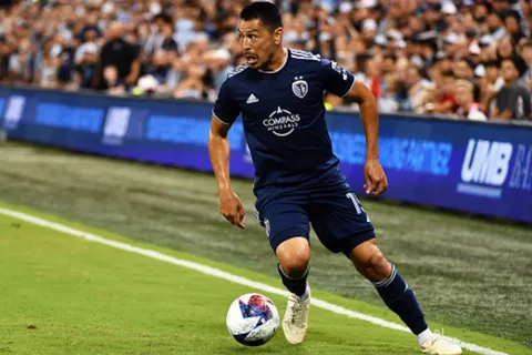 Sporting Kansas City anunció la salida de Roger Espinoza (Video)