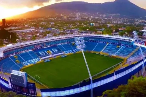 La Fesfut recibe novedades del estadio Cuscatlán