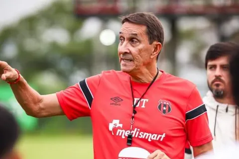 "Pesó lo económico": Guimaraes no lo quiso y hoy ya no está en Alajuelense